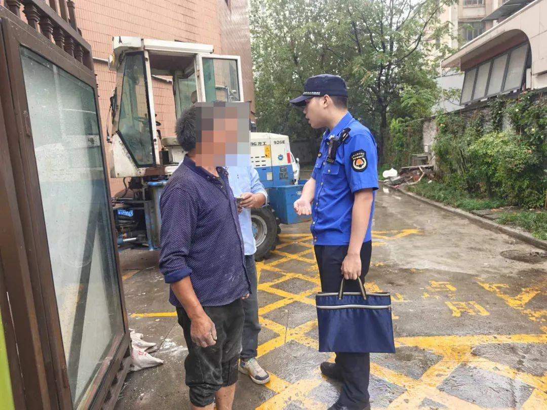 深化垃圾分类监管，徐汇城管助力环保城市建设  第3张