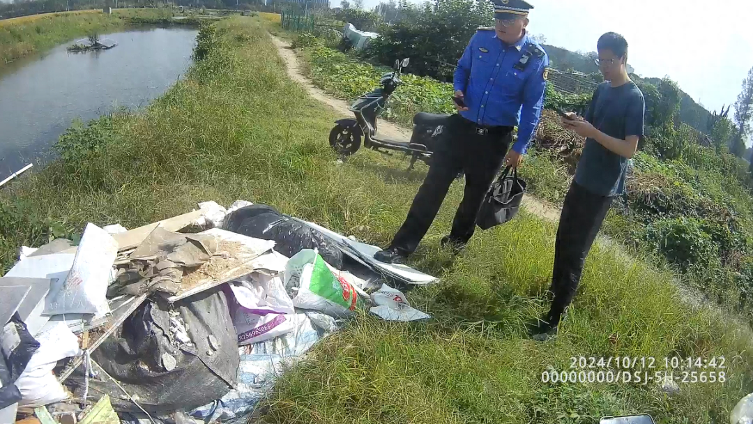 河道惊现装修垃圾，执法人员抽丝剥茧锁定偷倒者