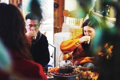 围炉煮茶竟暗藏致命危险？木炭的正确打开方式你知道吗？  第1张
