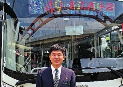 11 年坚持！他为何义无反顾成为 49 路公交司机，背后原因令人意想不到