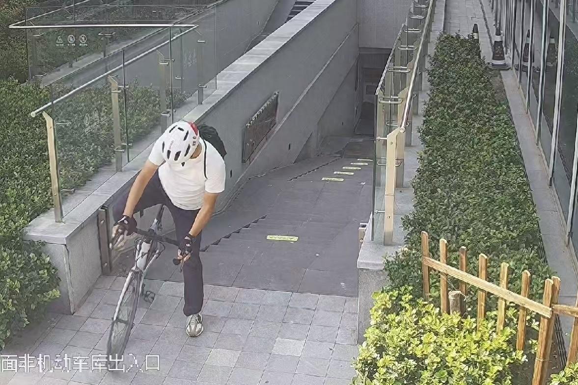 价值近万元自行车被盗，嫌疑人骑行 17 公里，警方如何追踪破案？  第1张