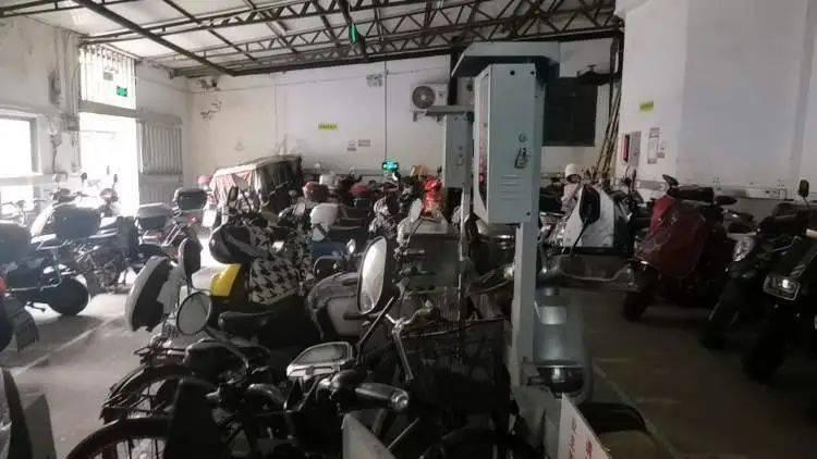 10 块钱押金费引争议，租客不满物业多收费，谁对谁错？  第2张