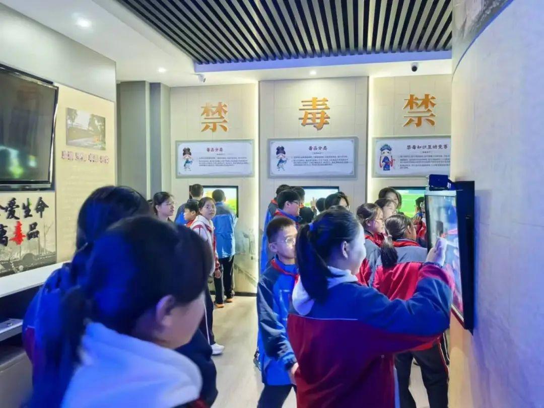 这些毒品竟然在校园里泛滥成灾  第3张