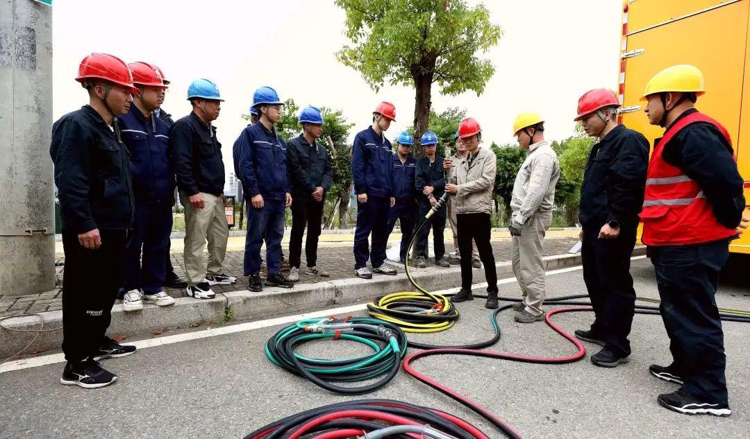 福安市首辆 1000 千瓦中压发电车正式上岗，保障电力供应安全稳定  第3张