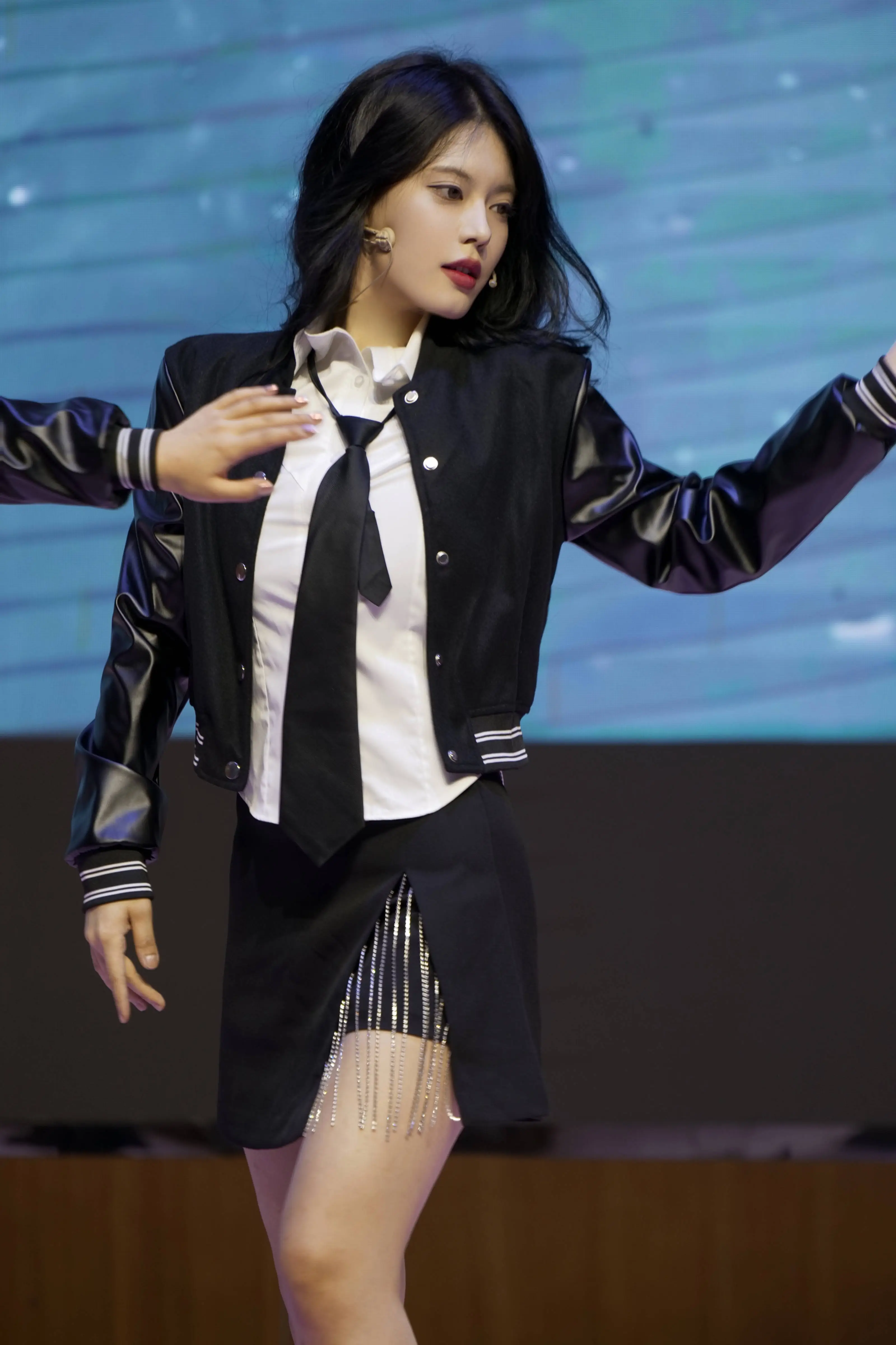 神明与好人之歌：当布莱希特遇上 kpop，会碰撞出怎样的火花？  第2张