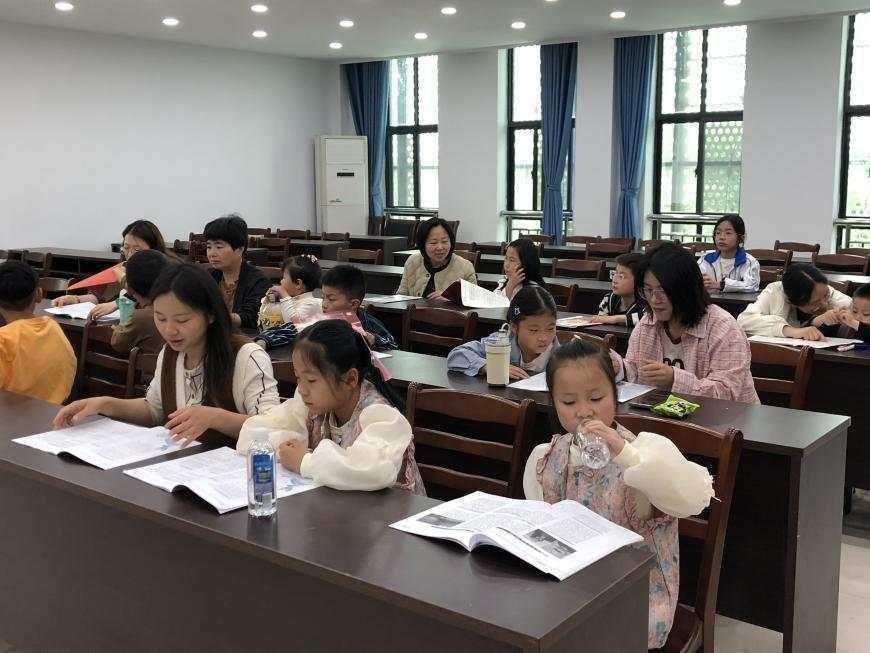 环保进行时，共筑绿色梦！桐乡石门镇墅丰村垃圾分类阅读活动火热开展  第2张
