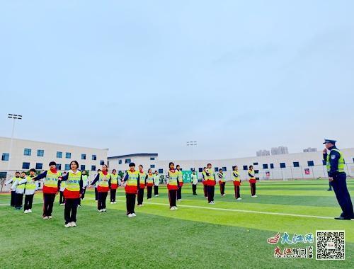 万载县首支少年交警队成立，为学生交通安全保驾护航  第5张