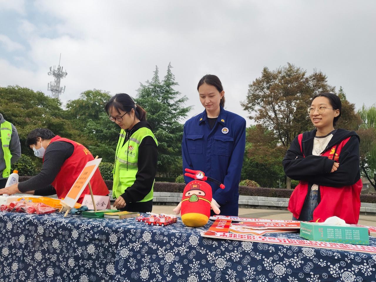 嘉善县罗星街道玉兰社区开展消防安全宣传活动，你参加了吗？  第2张