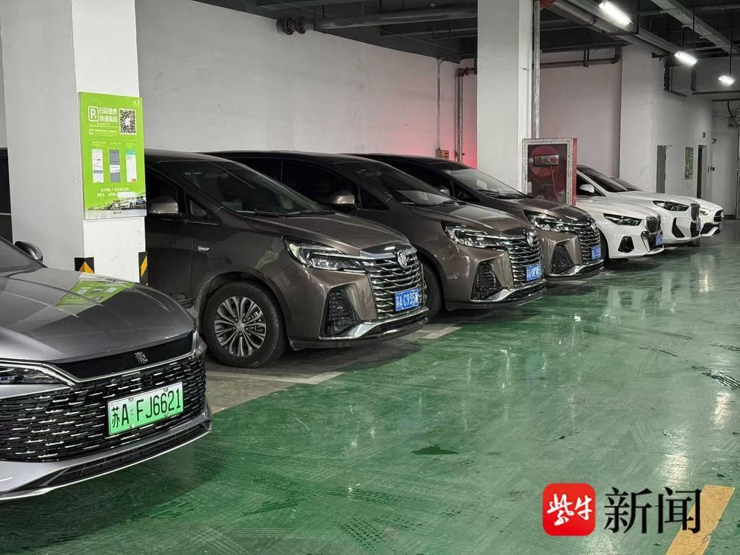 90 后美女租车体验热门车型，你还在等什么？  第3张