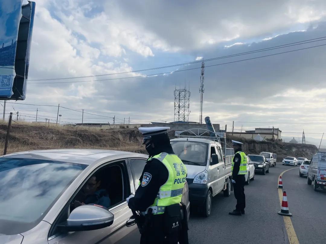海南交警集中整治农村交通违法行为，确保冬季道路安全  第5张