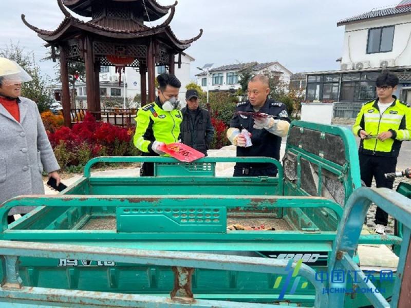 电动三轮车、电动四轮车免费上牌！就在家门口，近百名村民已受益  第3张