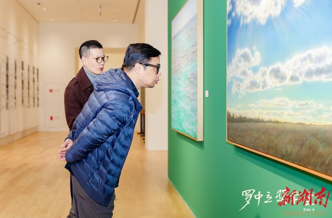 800 多位毕业生 1000 多件作品，罗中立奖学金作品展正式开幕  第2张