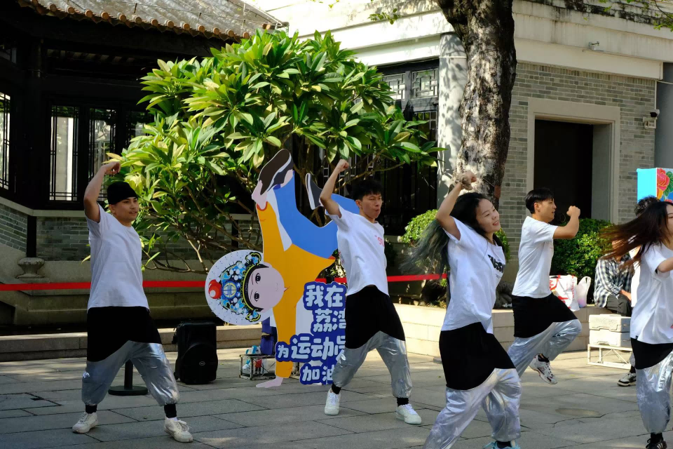 粤剧脸谱惊艳亮相！荔湾分会场活动助力十五运，传承岭南文化  第2张