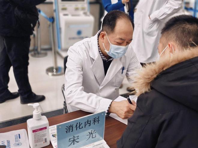 哈医大一院举办大型惠民义诊宣教活动，专家团队为胰腺病患者答疑解惑  第5张