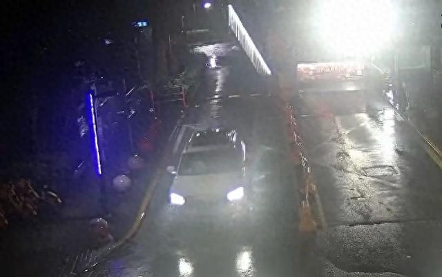 5个月逃费11440元，男子套用室友车牌终被抓，民警火眼金睛揭真相
