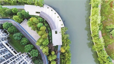 下塘河生态廊道焕新颜：3.15公里河道变身4.5公里浪漫荧光步道，夜晚如梦如幻