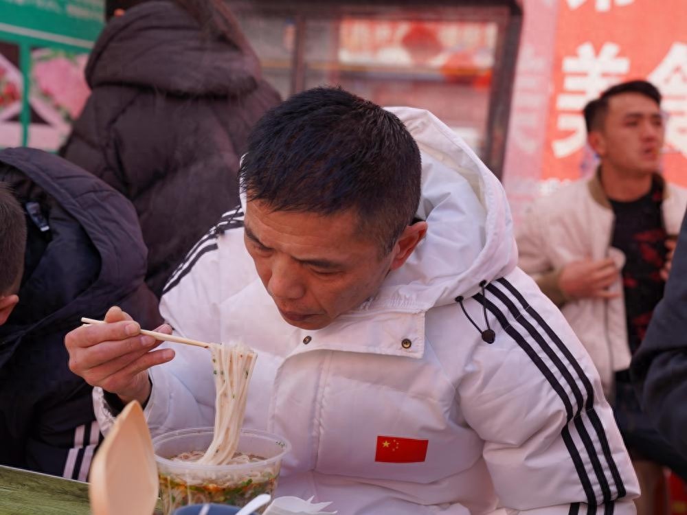 一碗羊肉粉，温暖整个冬天！遵义务川羊肉粉节火热开幕，你尝过了吗？  第1张