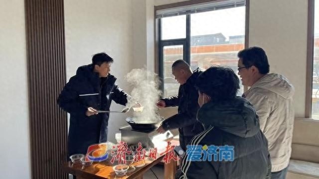 冬至暖心行动：济南能源驿站为司机送上热腾腾的水饺，温暖整个寒冬