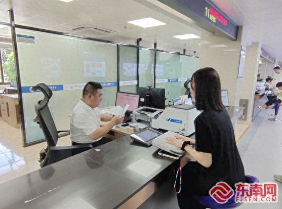 鲤城区政务服务中心：局长走流程，22部门187项事项，36个问题整改，打造高效服务平台  第1张