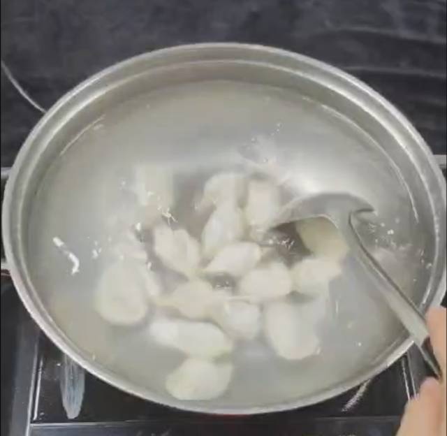 冬至煮饺子，点三次凉水真的有用吗？科学实验揭秘  第3张
