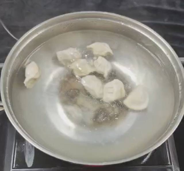 冬至煮饺子，点三次凉水真的有用吗？科学实验揭秘  第4张