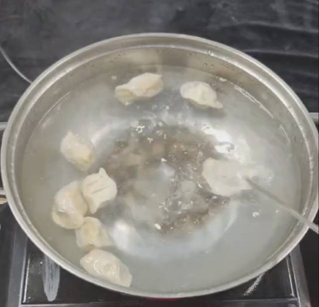 冬至煮饺子，点三次凉水真的有用吗？科学实验揭秘  第6张
