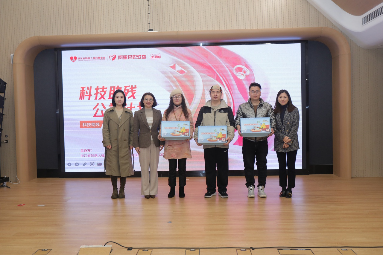 无声小店的梦想：一台新机子如何改变听障者的未来？  第3张