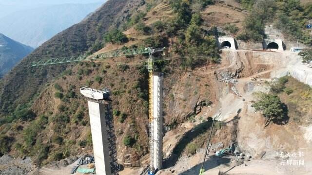 惊天大突破！6703米超长隧道贯通，会巧高速建设迎来决定性胜利  第6张
