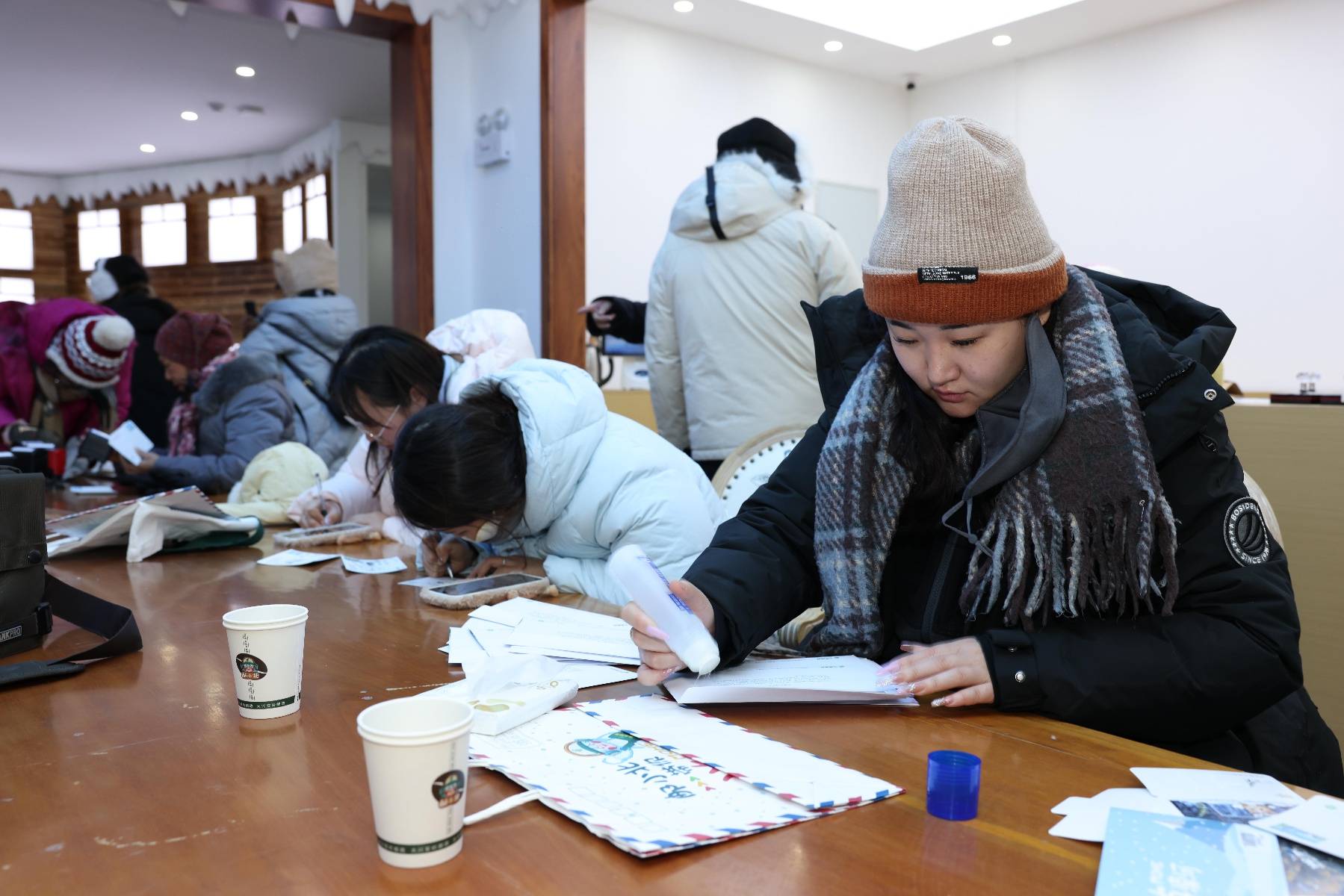 北极村最北邮局华丽升级，极光文创惊艳亮相，每天千枚明信片寄往全球  第2张