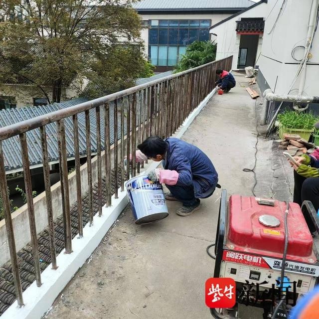 居民安全无小事！苏州沧浪街道迅速修复破损栏杆，居民孙阿姨笑逐颜开  第2张