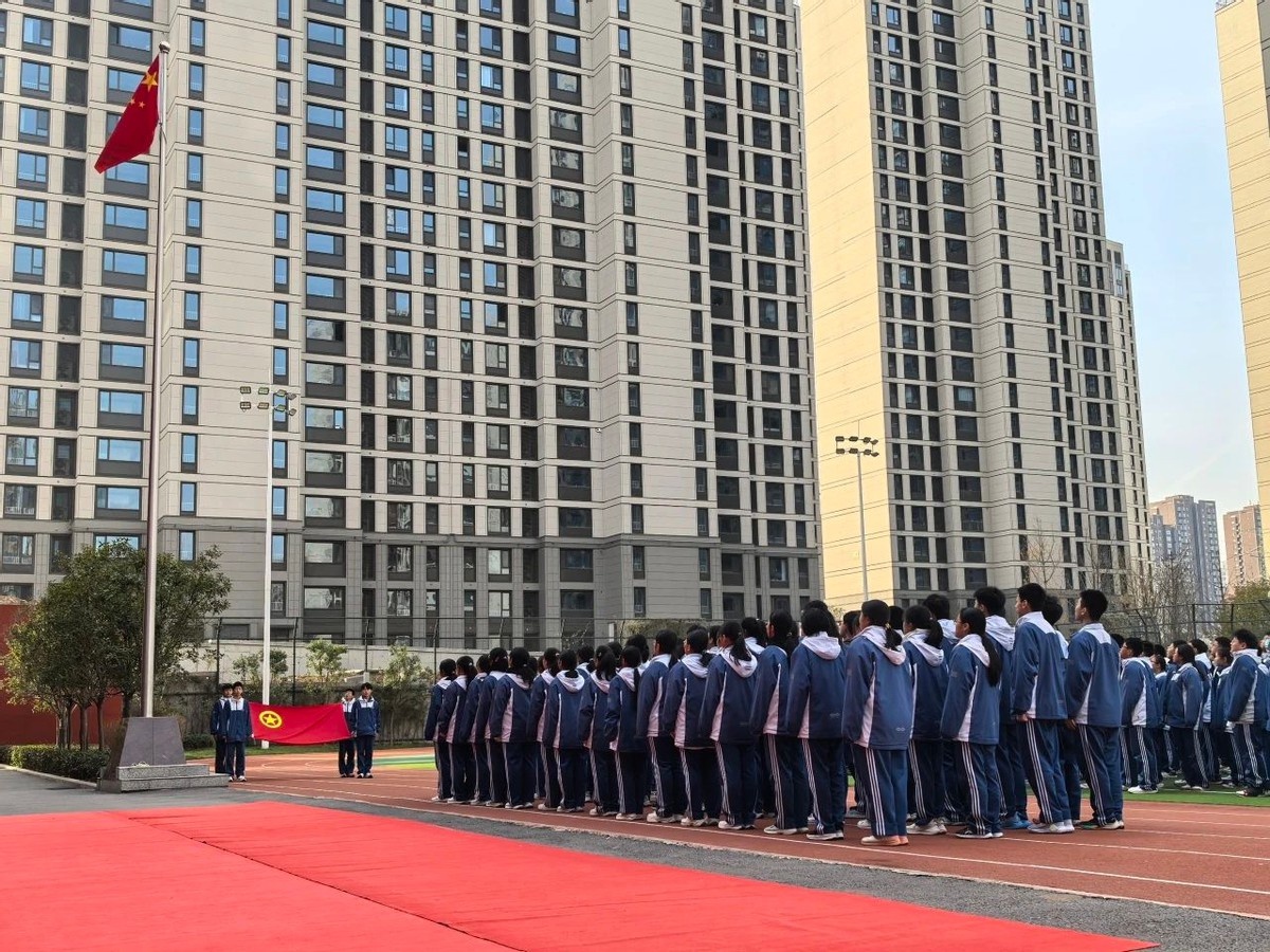 60名新团员庄严入团，团徽闪耀青春使命，航天城第三初级中学点燃青年梦想  第2张