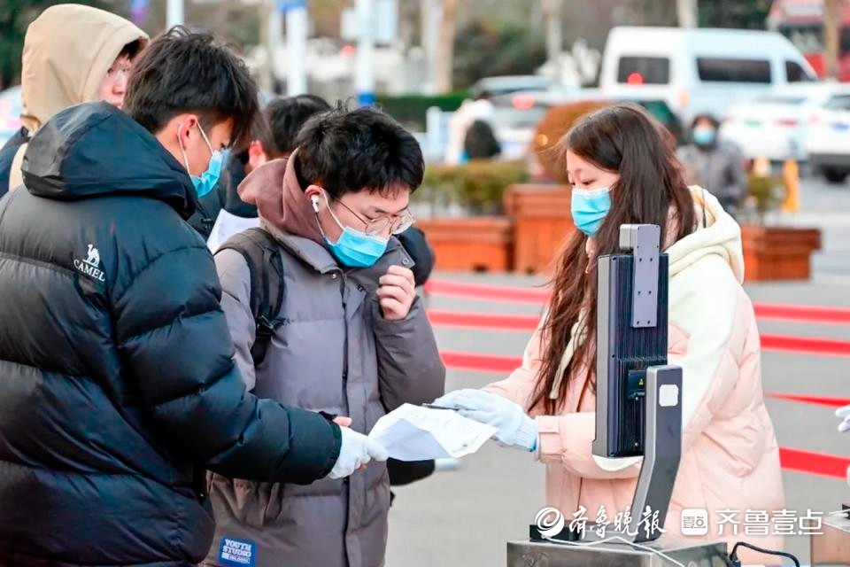 2025考研大战揭幕：388万考生逐梦，青岛考点人数锐减，梦想之路如何突围？  第3张