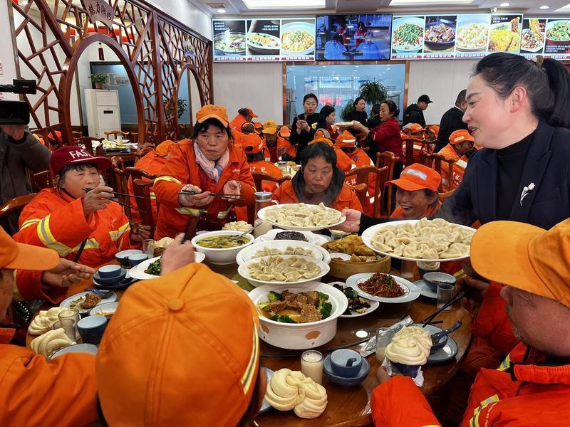 14年坚持！这家餐馆每年冬至都为环卫工人送上暖心大餐  第6张