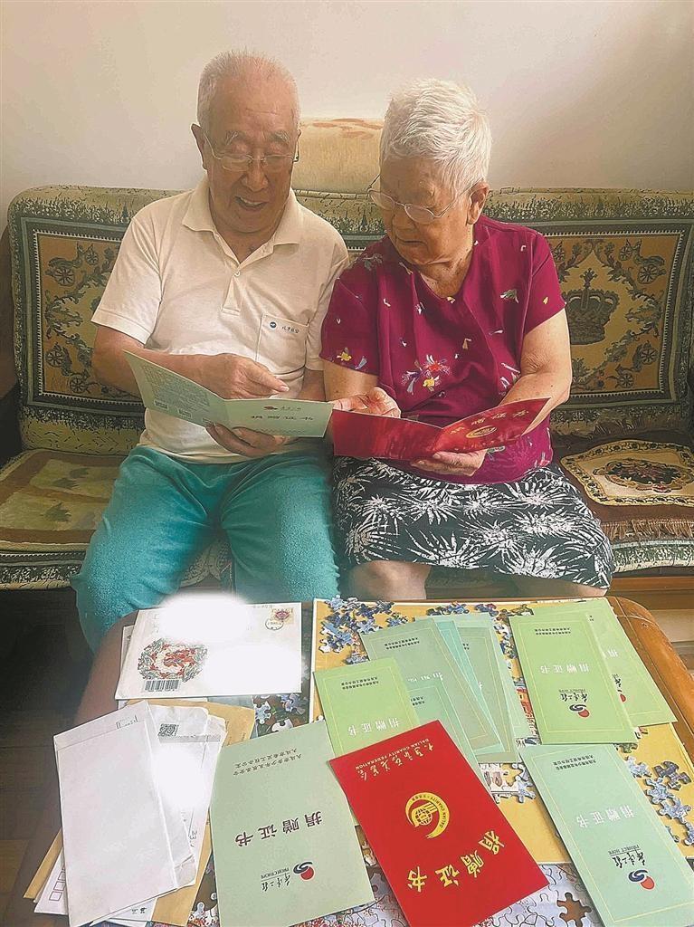九旬老教师夫妇捐资助学，一捐就是 30 多年，他们的善举令人动容  第3张