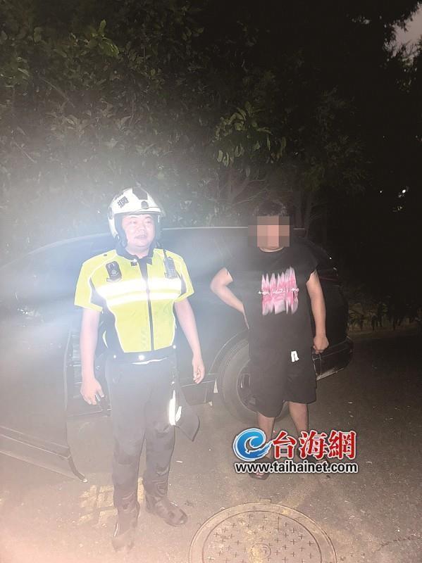 黑色越野车逆行、压实线、闯红灯，动作一气呵成，司机究竟为何如此疯狂？  第4张