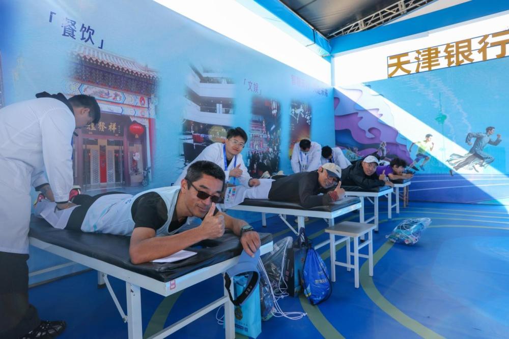 3 万跑友齐聚！天津银行·2024 天津马拉松鸣枪起跑，震撼全城  第3张