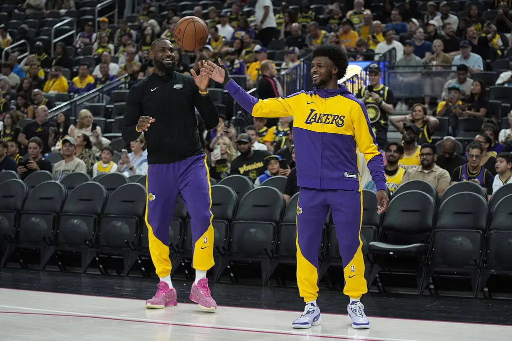 詹姆斯第 22 赛季！父子同台、里程碑、中国球员……NBA 新赛季热点话题期待值拉满  第2张