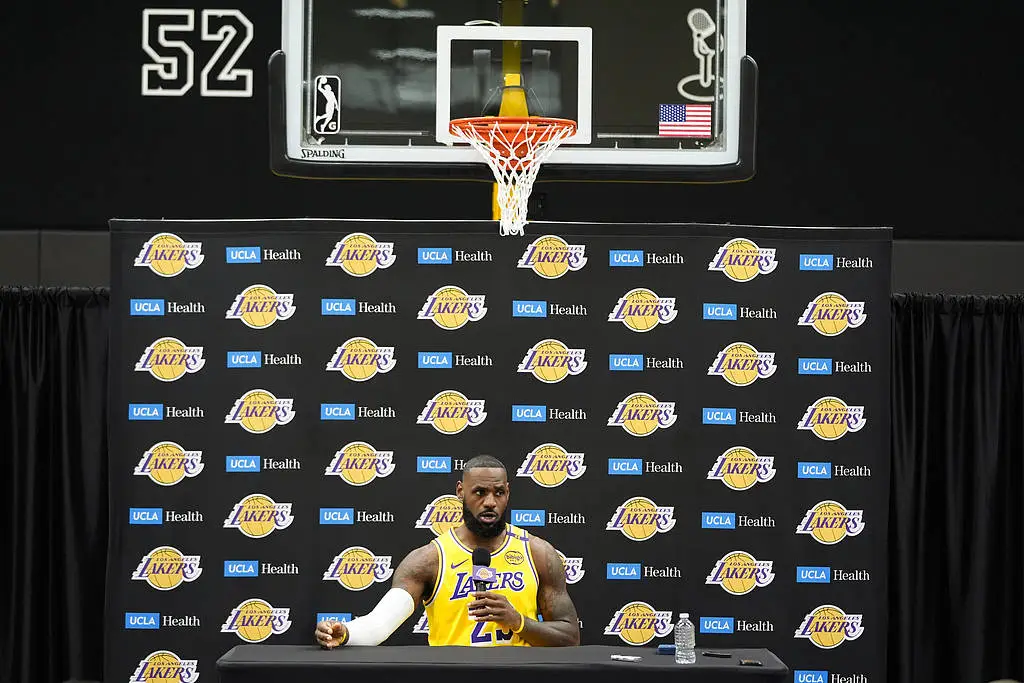 詹姆斯第 22 赛季！父子同台、里程碑、中国球员……NBA 新赛季热点话题期待值拉满  第3张