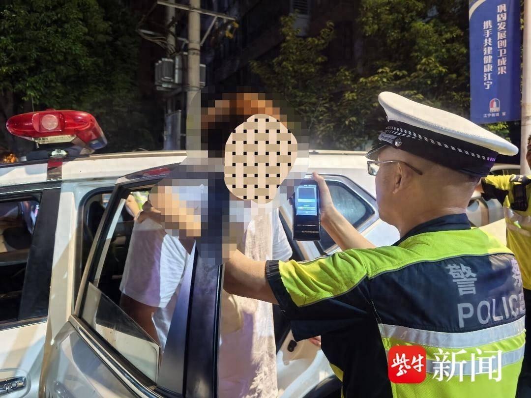 男子酒驾被查，竟无证驾驶，原因令人意想不到  第1张