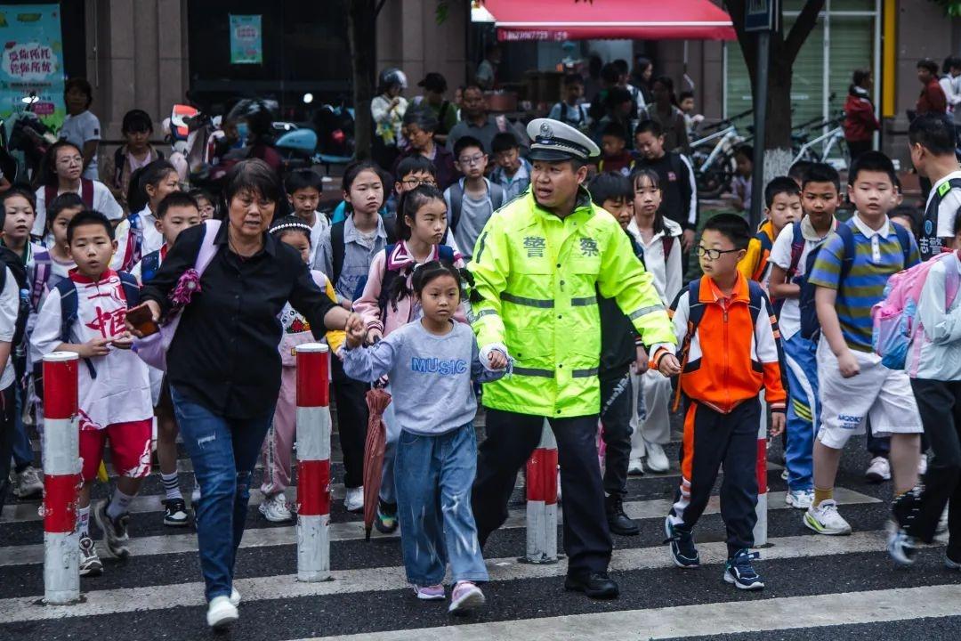九江公安交管部门多举措治堵，让城市交通更便捷  第2张