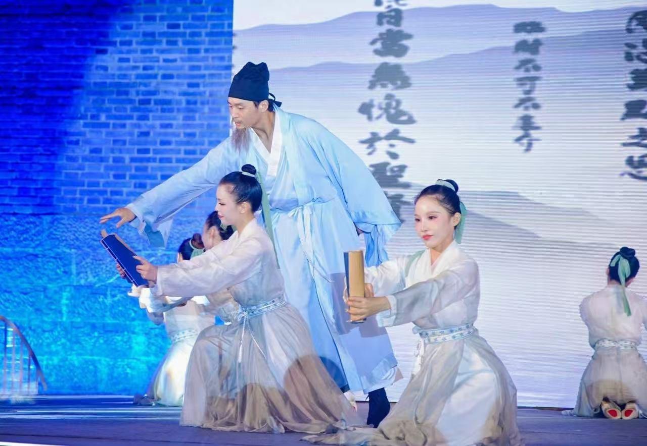 海盐县沈荡镇横泾村举办诚信讲座，教孩子们如何做一个诚实守信的人  第2张