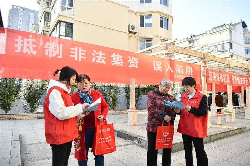 1 名法律顾问＋N 名法律明白人！迁安这场培训会签约仪式太精彩  第3张