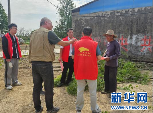 秋收助农，志愿先行！烟草专卖局志愿服务队助力庙王村秋收  第3张