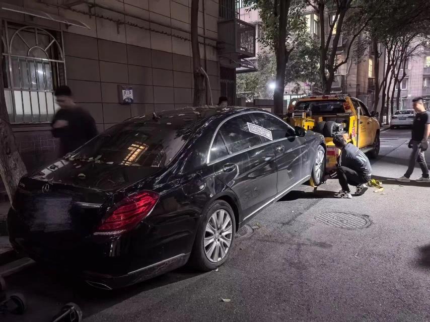 秋风渐起,执行干警出击!涉案车辆专项扣押行动加速兑现胜诉权益 第2张 秋风渐起,执行干警出击!涉案车辆专项扣押行动加速兑现胜诉权益 第2张