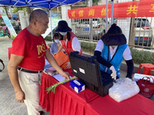 宝龙街道开展食品安全宣传周活动，你点我检互动游戏等你来  第1张