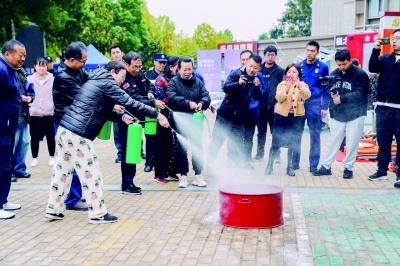 南京消防走进小区，这些互动体验项目你参与了吗？  第4张