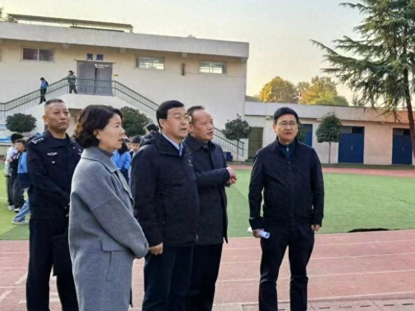 宝鸡市委副书记段小龙强调：全面筑牢校园安全防线，为师生创造安全稳定环境  第1张