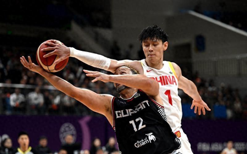 中国男篮亚洲杯预选赛首战狂胜关岛，新帅郭士强满意队员表现  第1张