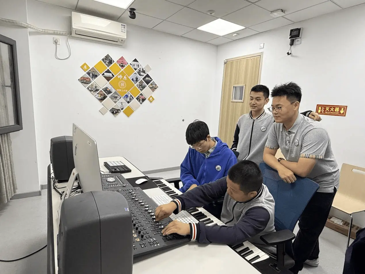 05 后学生团队用声音诠释上海的一天，你绝对没听过  第2张