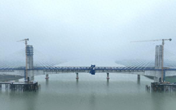 淮河最大跨度铁路桥主跨成功合龙，淮宿蚌城际铁路建设取得重要进展  第1张